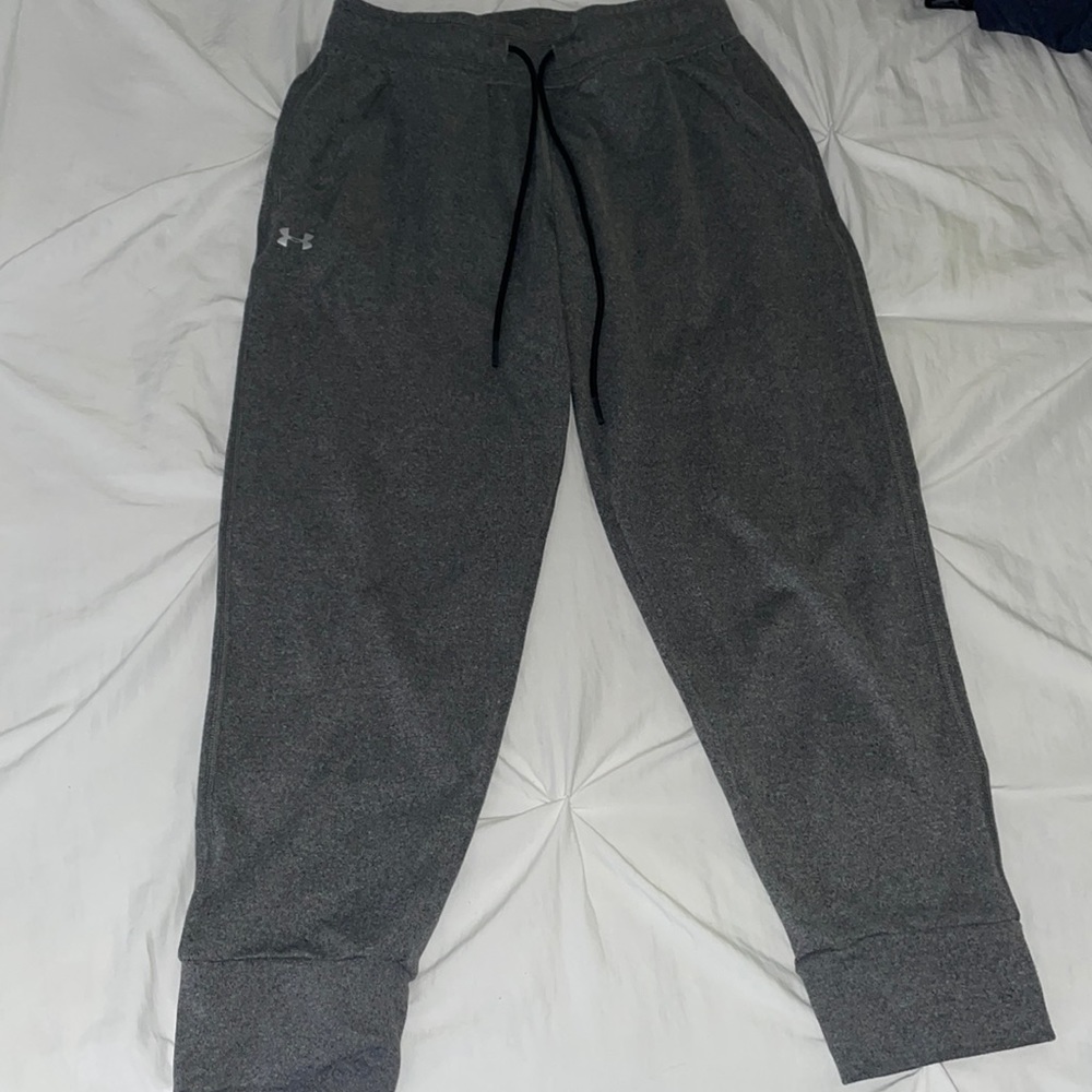 Under Armor Gray Capris Joggers Size XS